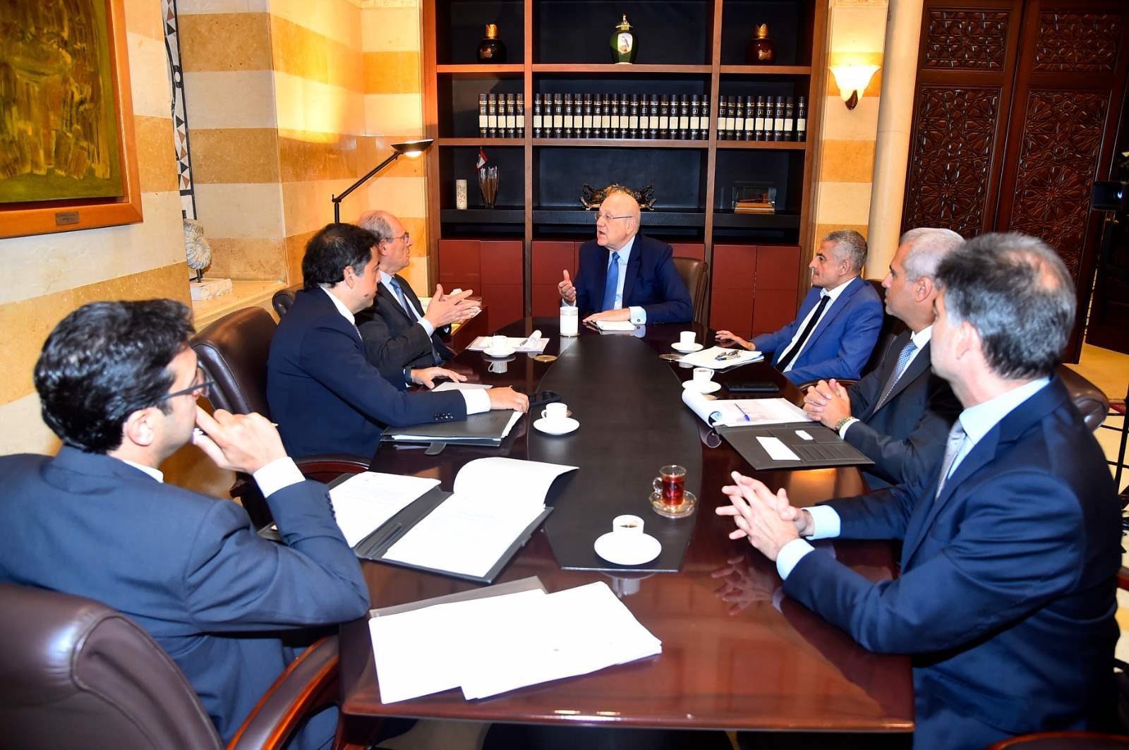 اجتماع لميقاتي مع نواب حاكم مصرف لبنان الاربعة في السراي بحضور الشامي وخليل