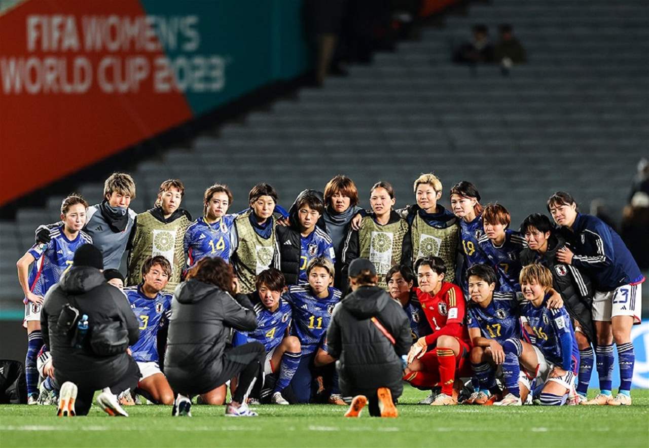 صورة - لاعبات اليابان في تصرّف مثاليّ بعد الهزيمة