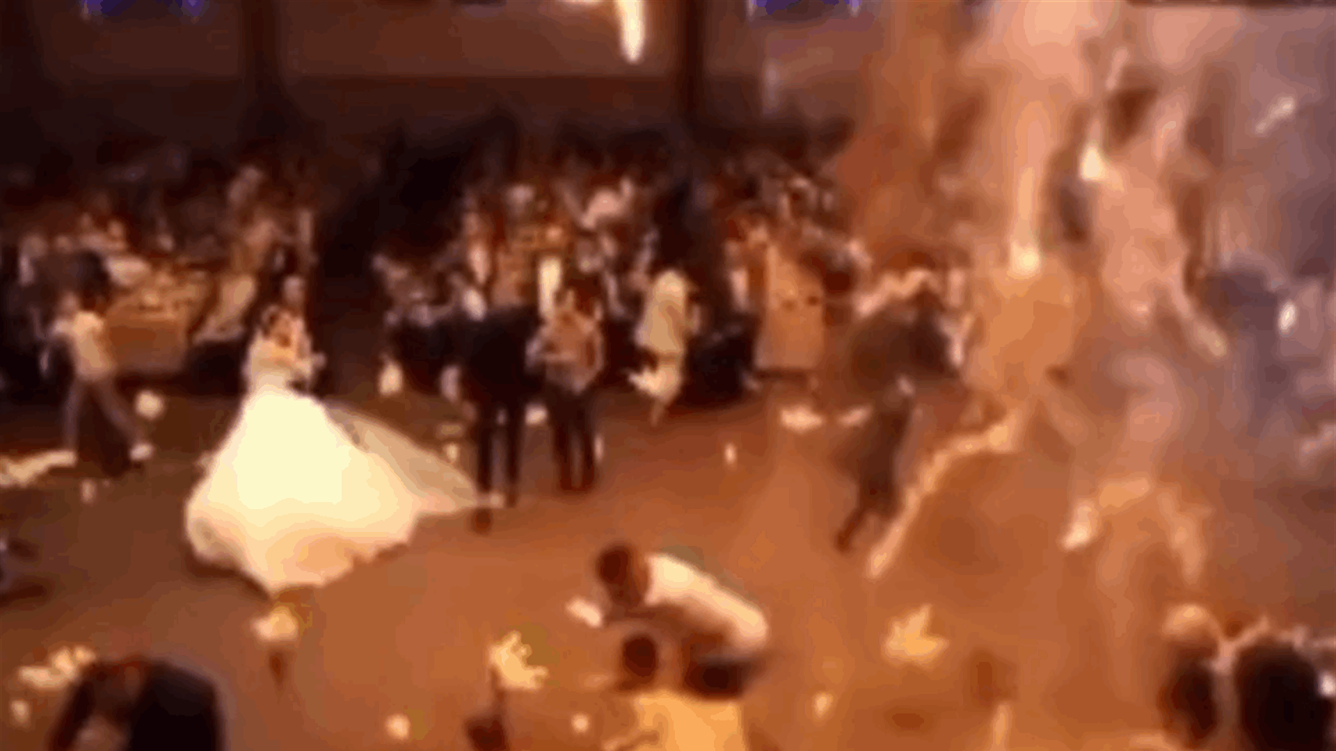 بالفيديو - اللحظات الأولى لاندلاع  الحريق في القاعة خلال حفل الزفاف في نينوى شمالي العراق