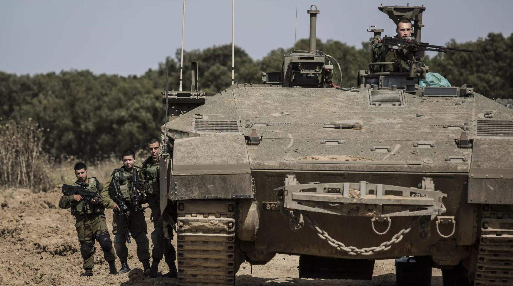 جيش الإحتلال: إصابة جنديين خلال إشتباكات في قطاع غزة