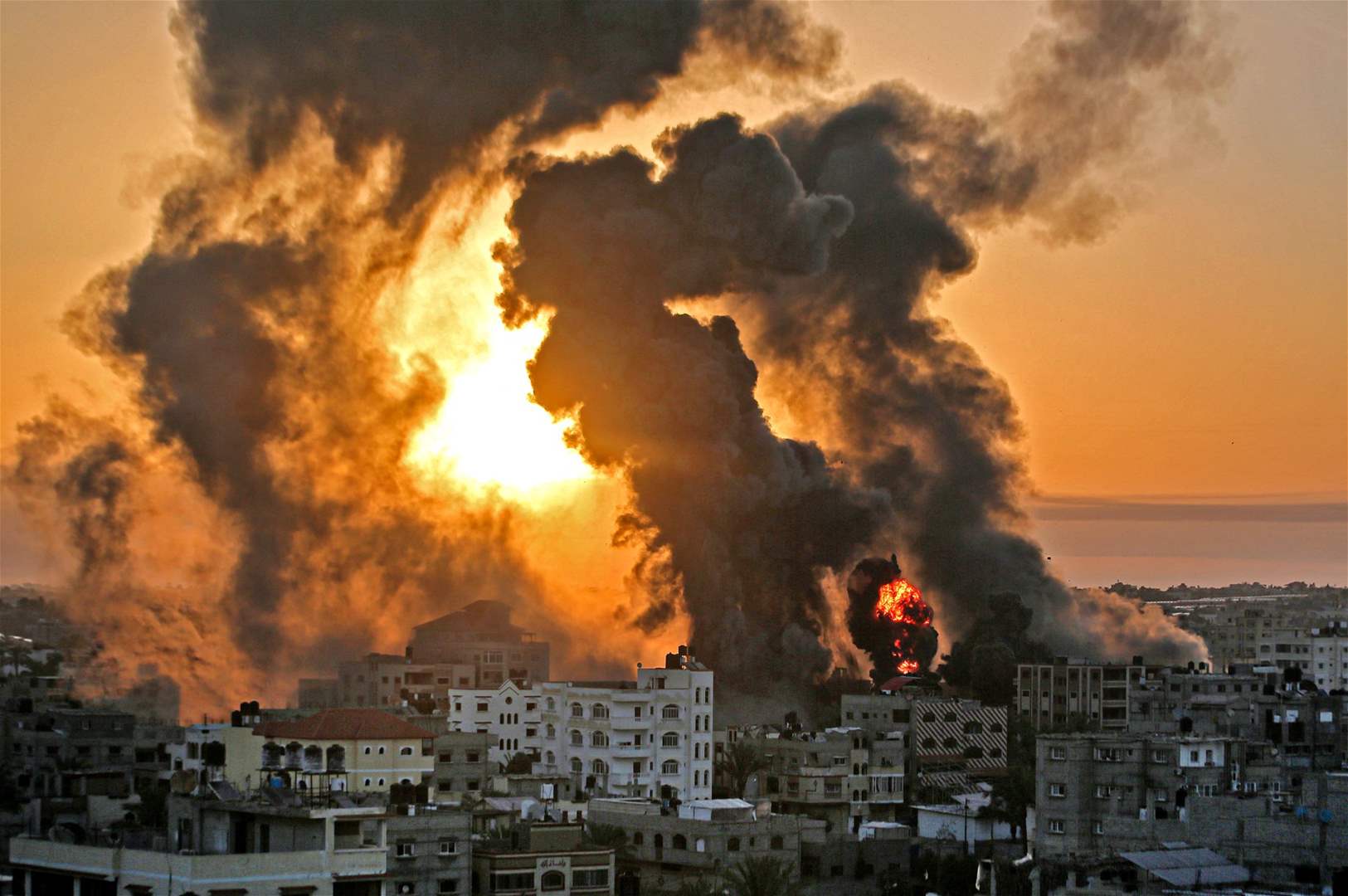 اليوم الـ 38 من العدوان الإسرائيلي على غزة .. الاحتلال يواصل قصفه للمستشفيات والمباني السكنية 