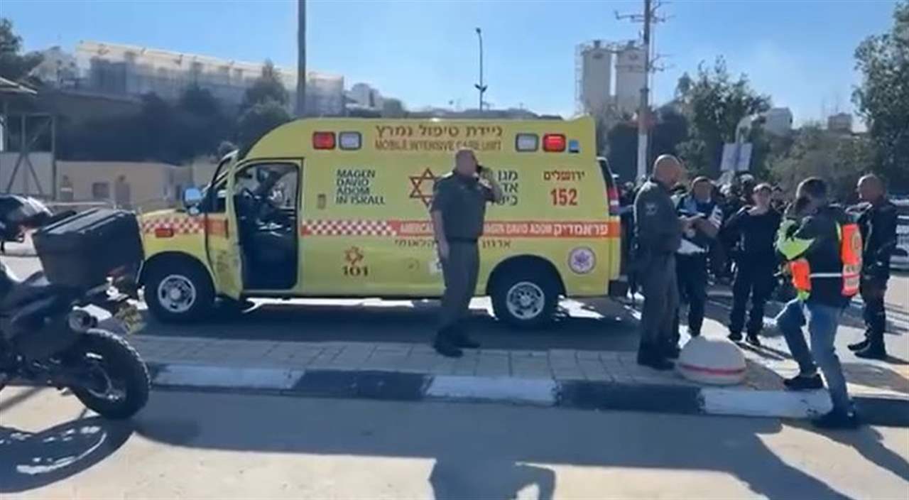 بالفيديو - إنتشار مكثّف لقوات الإحتلال على حاجز الأنفاق بعد عملية إطلاق النار جنوب القدس والتي أدت الى إصابة 7 مستوطنين 4 منهم في حالة الخطر