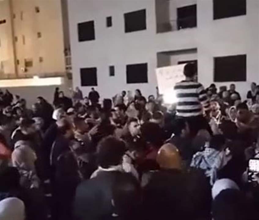 بالفيديو -  الأردنيون يتظاهرون في محيط سفارة الاحتلال الاسرائيلي بعمّان تلبية لدعوة الناطق باسم كتائب القسام أبو عبيدة