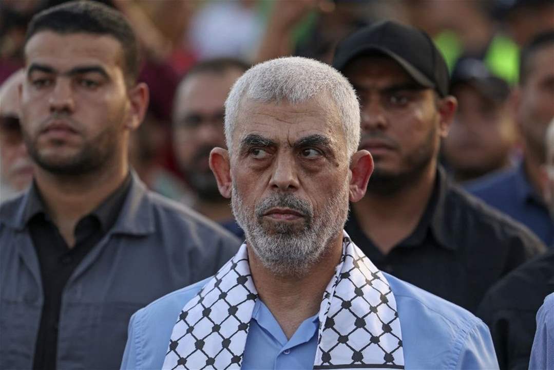 صحيفة تكشف فحوى لقاء السنوار بعض المحتجزين الإسرائيليين في غزة... 