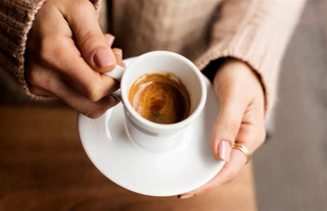كيف يمنحك شراب القهوة 7فوائد مذهلة في الأيام الباردة؟! 
