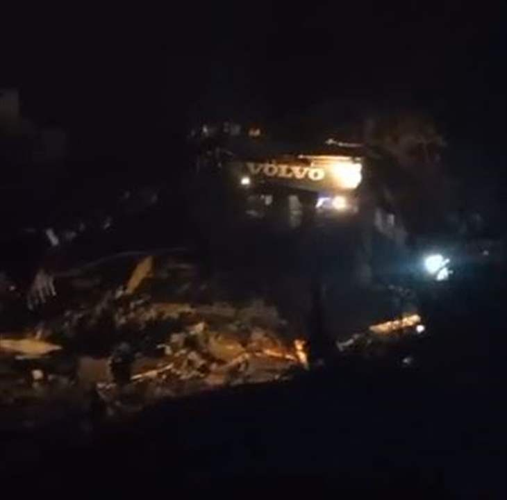 بالفيديو- عدد من الشهداء جراء غارة للاحتلال على مركز الهيئة الصحية الاسلامية في بليدا ليلاً