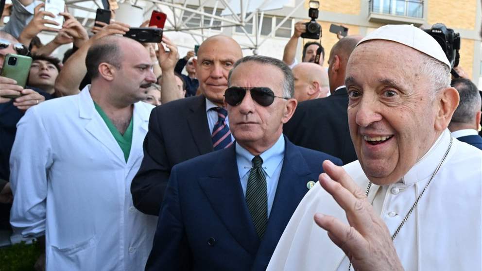 البابا فرنسيس غادر المستشفى بعد عمليته الجراحية في البطن