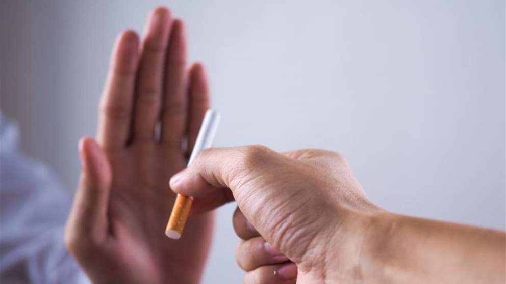 بريطانيا تستغل علب السجائر لمحاربة التدخين 
