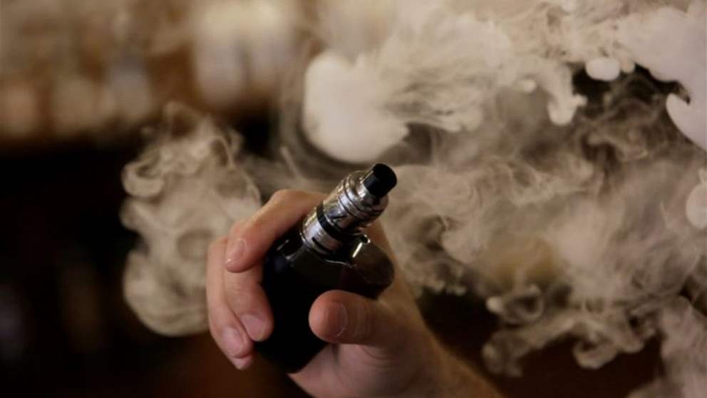 فرنسا تخطط لحظر السجائر الإلكترونية ذات الاستخدام الواحد.. وضعت خطة وطنية جديدة لمكافحة التدخين