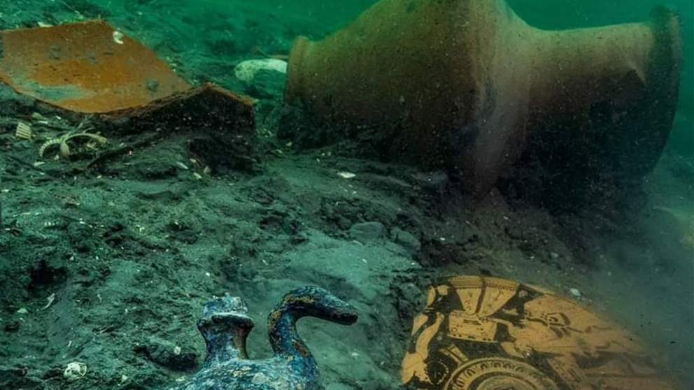 بالصور- اكتشاف أثري مهم تحت الماء في الإسكندرية