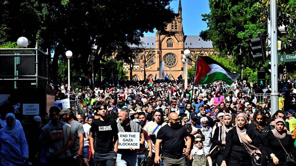 بالصور- تظاهرة حاشدة في مدينة سيدني باستراليا تنديدا بالعدوان الاسرائيلي على غزة