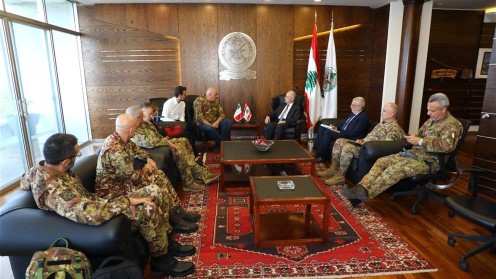 وزير الدفاع التقى نظيره الإيطالي وحذر من خطورة دفع الفلسطينيين لترك أرضهم