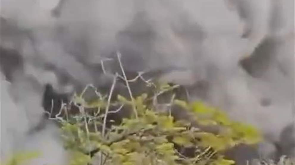 بالفيديو - لحظة سقوط أحد الصواريخ من غزة على هرتسليا جنوب فلسطين المحتلة