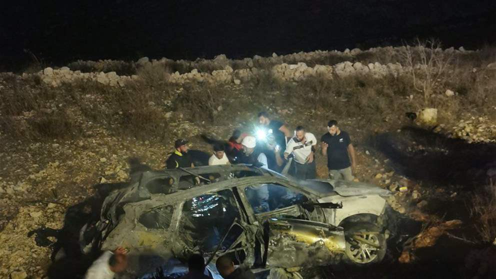 عدد من الشهداء منهم أطفال جراء إستهداف العدو الإسرائيلي سيارة مدنية على طريق بلدة عيناثا 