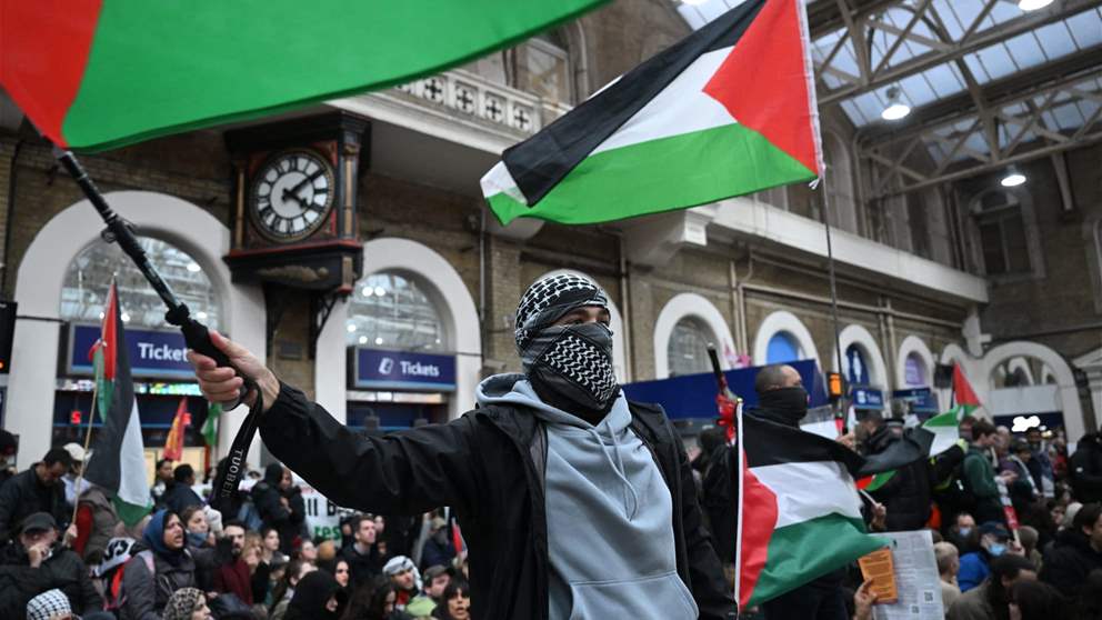 بالفيديو – لندن تشهد على تظاهرات غير مسبوقة دعماً للفلسطنيين 