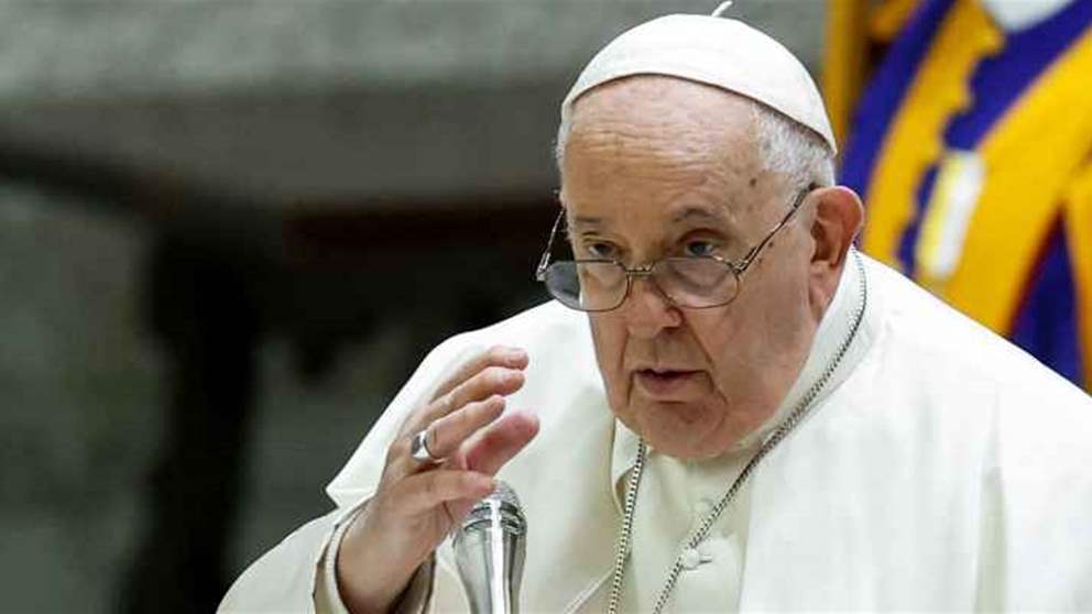 البابا فرنسيس وافق على مباركة المرتبطين المثليين 