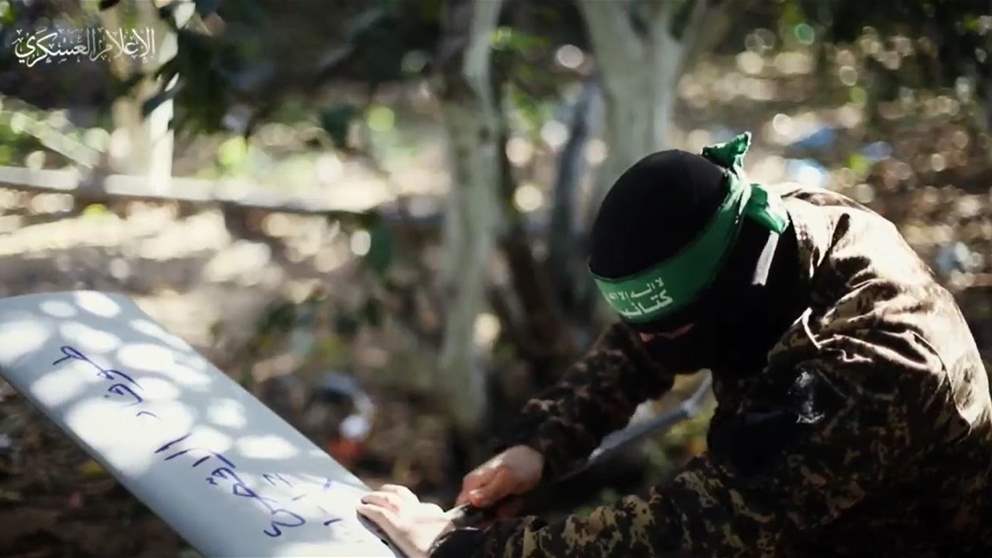 بالفيديو - القسام تنشر مشاهد لطائرة (Skylark) التي تم الإستيلاء عليها أثناء مهمة إستخباراتية لها شمالي قطاع غزة 