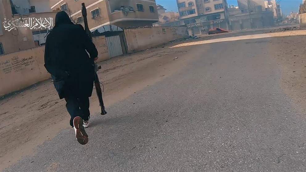  بالفيديو - القسام تنشر مشاهد للإلتحام مع آليات العدو غرب مدينة خانيونس جنوب قطاع غزة 