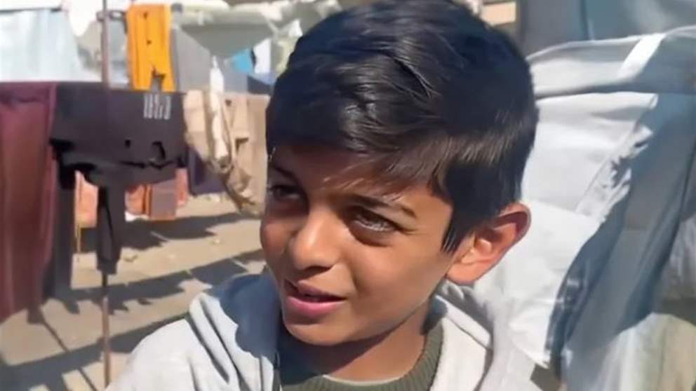  شاهد - نيوتن غزة.. الطفل حسام العطار يضيء عتمة مخيم النزوح