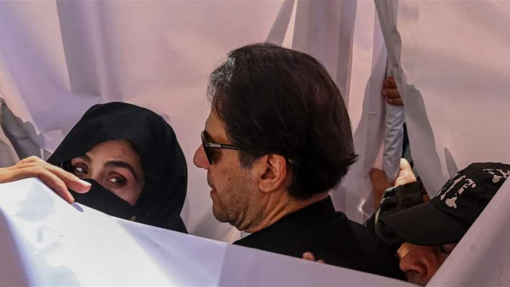 سجن عمران خان وزوجته 7 سنوات لإنتهاك "قانون الزواج"
