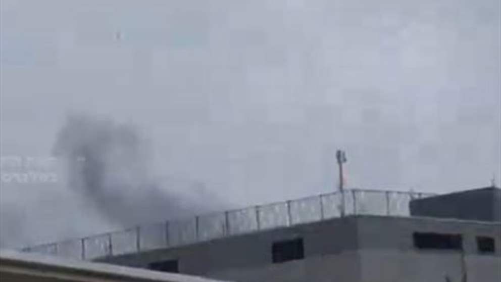 وسائل اعلام العدو تنشر فيديو  يظهر لحظة سقوط الصواريخ في صفد 