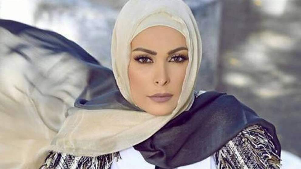 مصادر مقربة من امل حجازي تكشف حقيقة عودتها الى الساحة الفنية بعد خلعها للحجاب