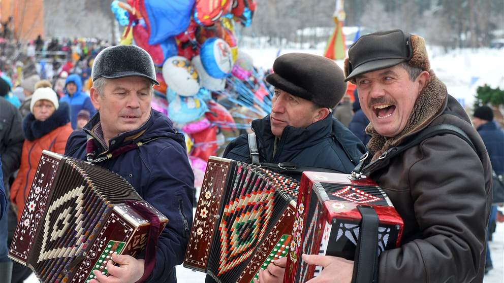 بكين تحتفل بعيد "ماسلينيتسا" الروسي  