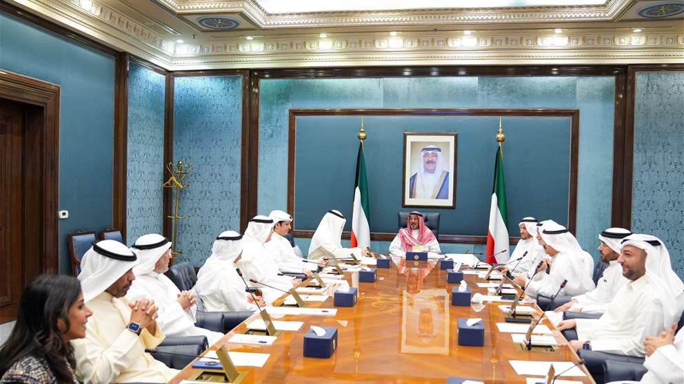 الكويت.. رئيس الوزراء يقدم استقالة الحكومة لأمير البلاد 