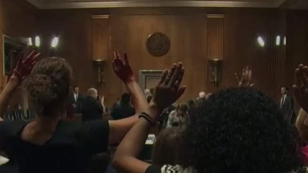 بالفيديو - محتجون يقاطعون كلمة بلينكن في الكونغرس بسبب دعمه حرب الإبادة الجماعية في غزة 