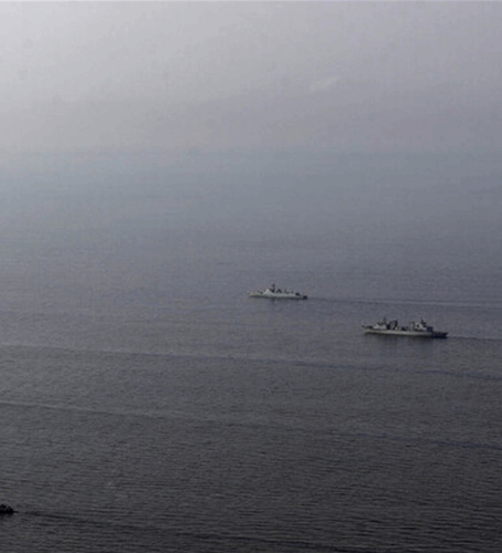 دخول سفينتين حربيتين روسيتين الى البحر الأحمر