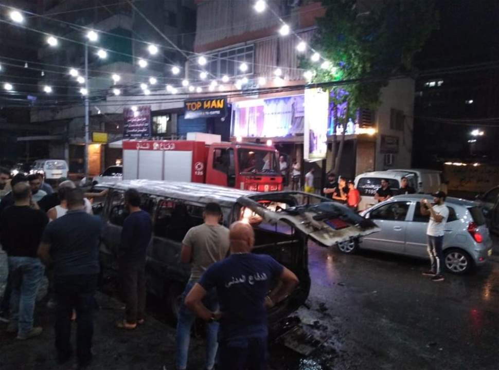 بالصور- احتراق باص لنقل الركاب في صيدا