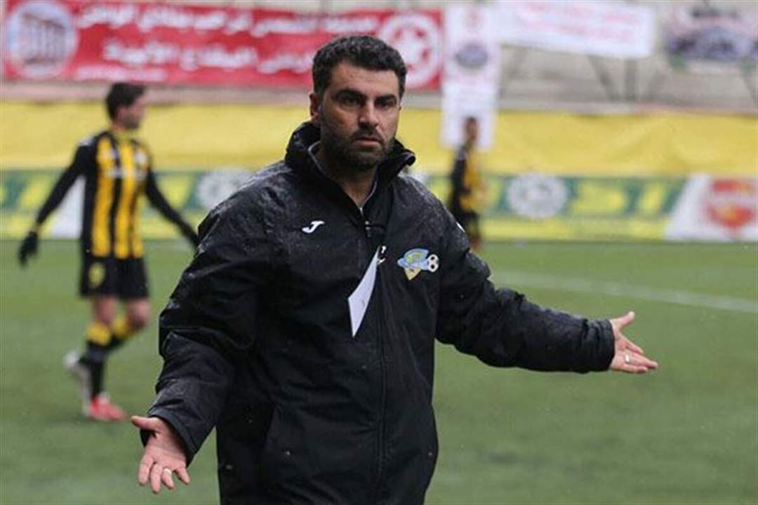 بالصورة: المدير الفني لنادي البرج يتقدم بإستقالته عبر "فايسبوك" وينشر حديثه مع رئيس النادي على "واتساب"!