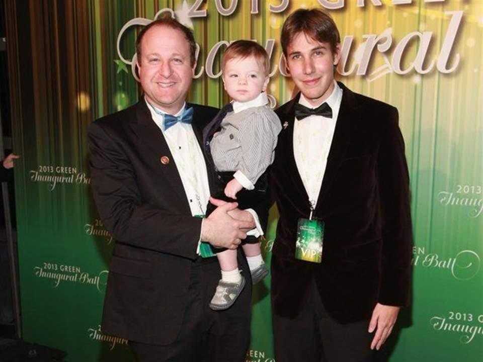 جاريد بوليس... أول رجل مثليّ الجنس يُنتخب حاكمًا لولاية أميركية