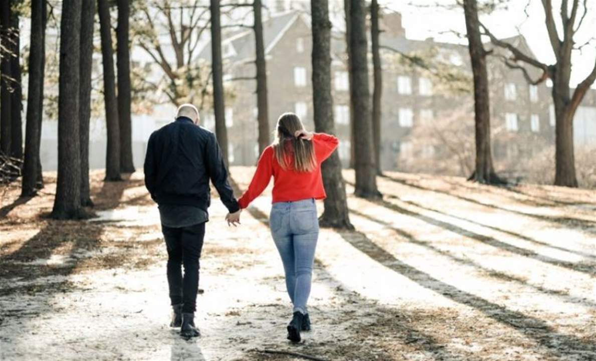 رجل يرفع دعوى قضائية لتغيير سنّه وتعزيز فرصه في مواعدة النساء!