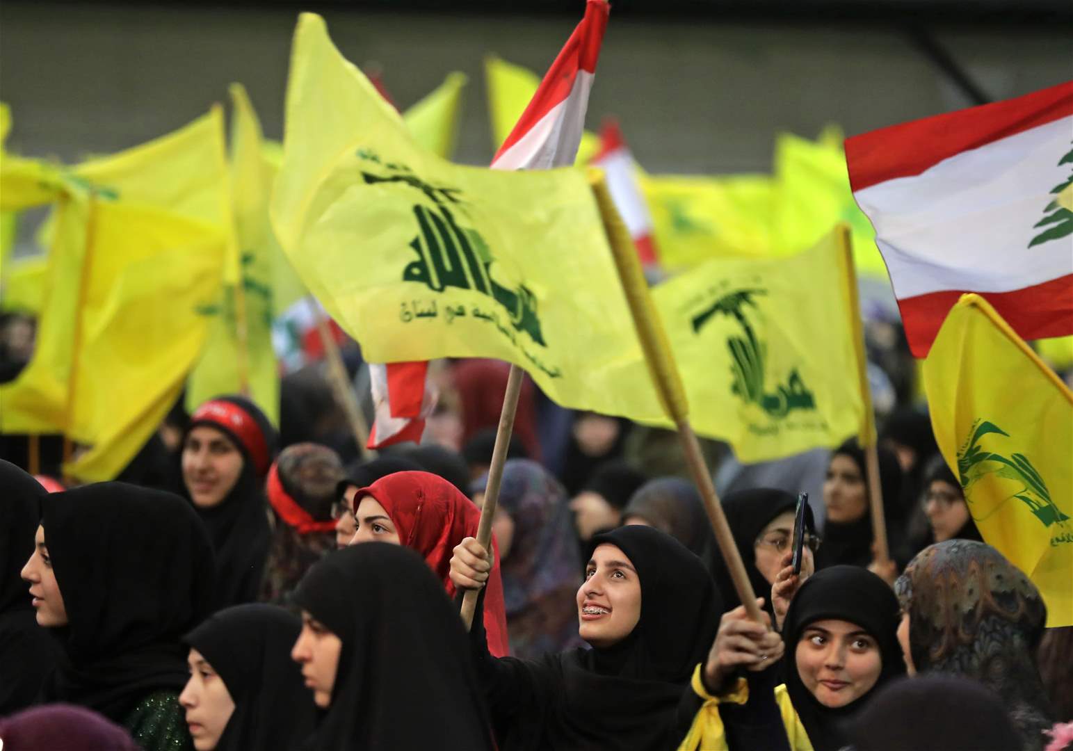 حزب الله يستهجن إصرار المستقبل على حصر التمثيل السني فيه ويدعوه إلى تقبل نتائج الإنتخابات