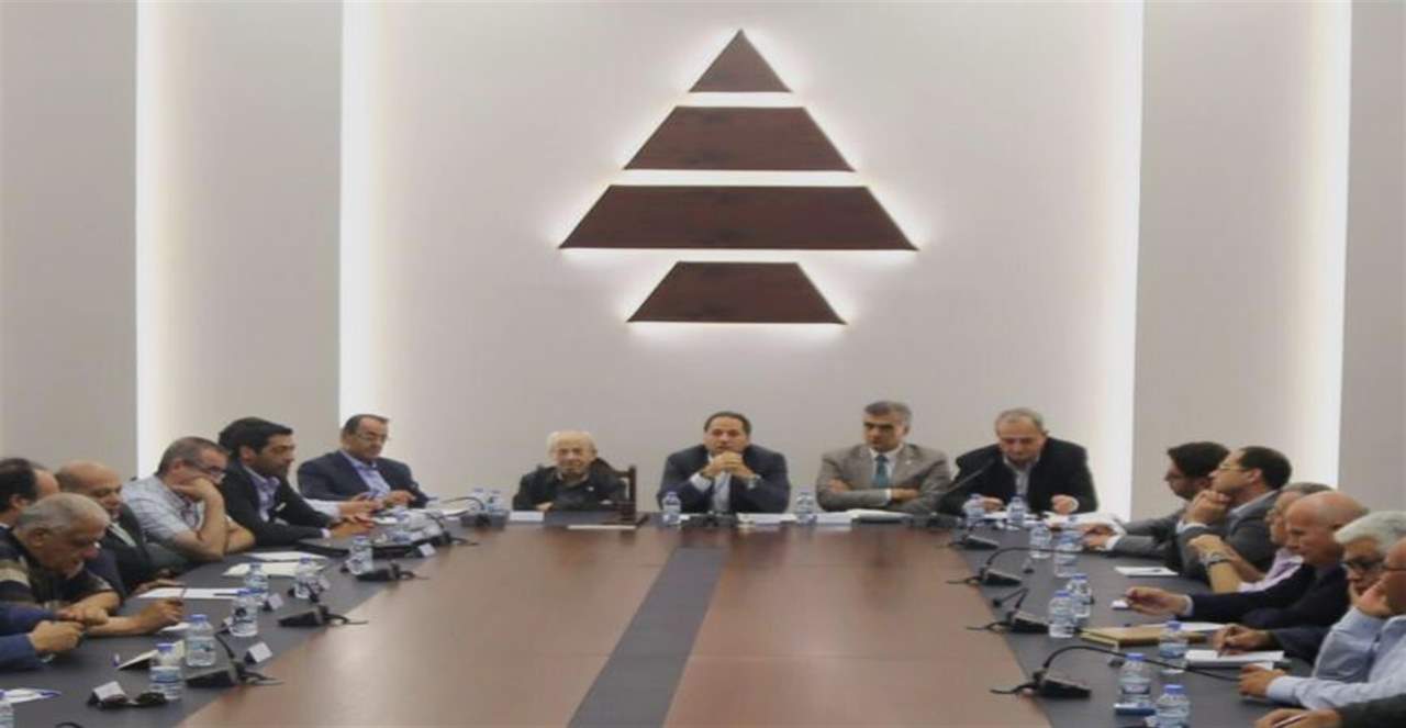 الكتائب: القوى السياسية مدعوة الى حسم خيارها خضوعا للتسوية بشروط حزب الله او مواجهتها