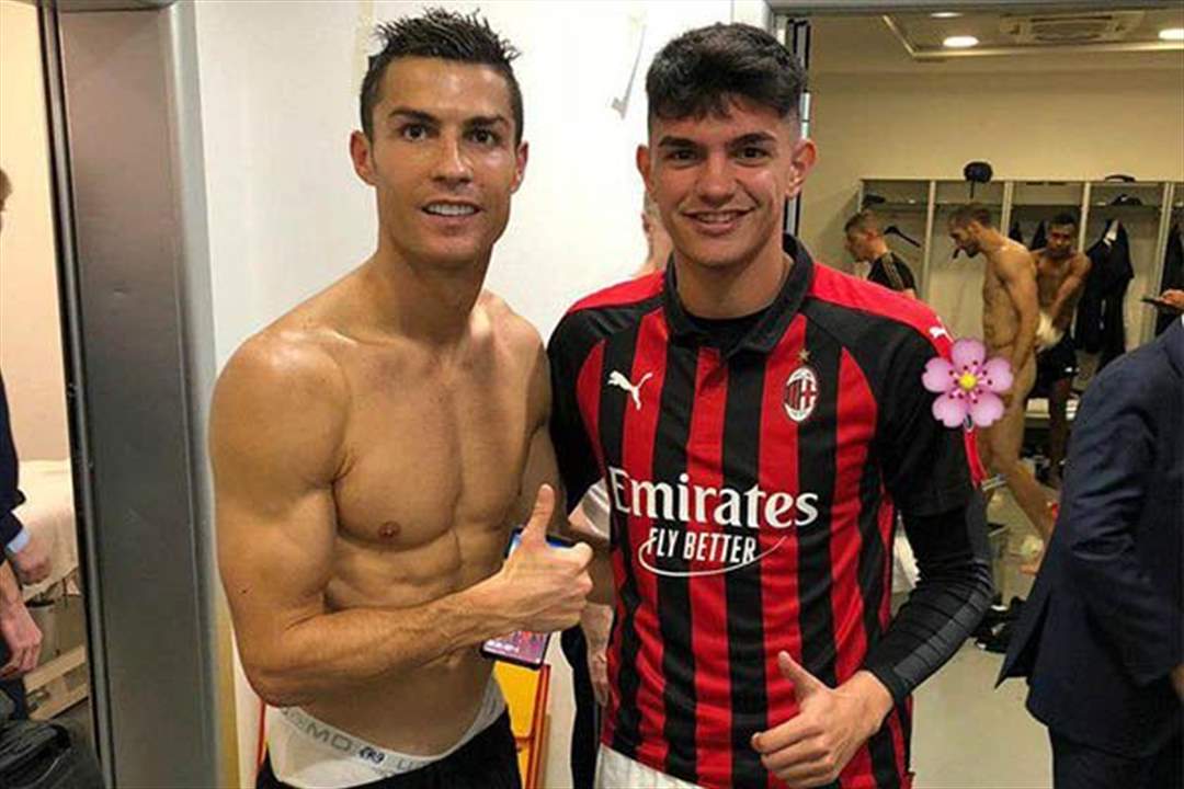 مدافع ميلان يعتذر بعد نشره صورة جورجيو كيليني عارياً .. كل ما أردته التقاط صورة مع البطل العظيم رونالدو!