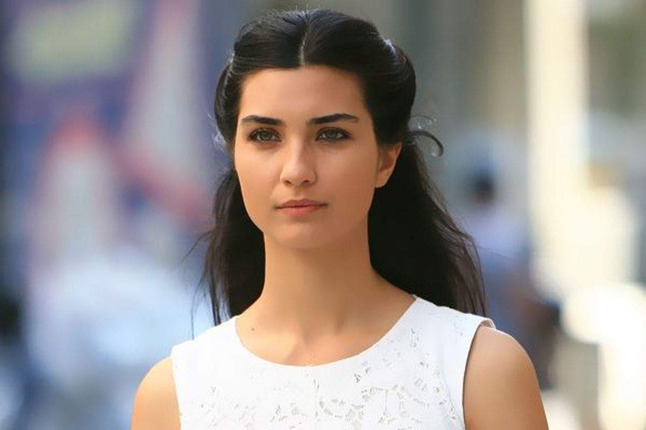 النجمة التركية توبا بويوكستين المعروفة بـ"لميس" تتكلم اللهجة السورية 