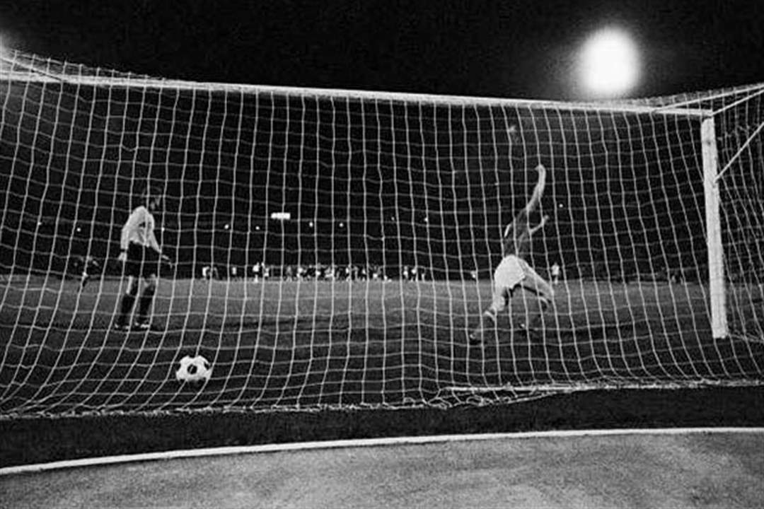 أنتونين بانينكا يكشف السر وراء الركلة الشهيرة: الرهان والشوكولا .. أفضل من نفذها بعدي هو سيرخيو راموس!