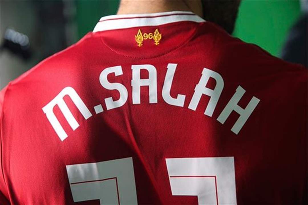 صفقة تبادلية بين ليفربول وبرشلونة .. محمد صلاح بديلاً لعثمان ديمبلي بعد موافقة ليونيل ميسي!