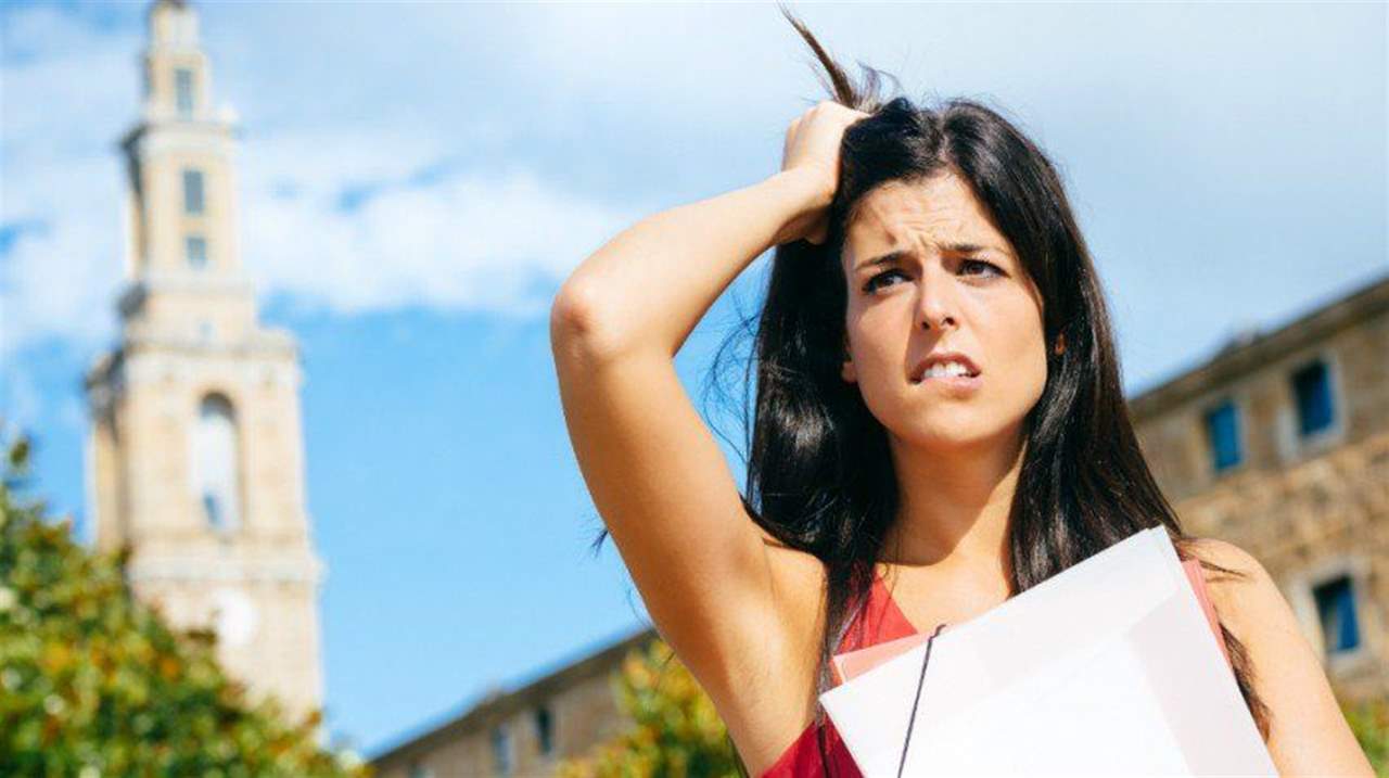 موقف محرج نقع فيه دائمًا... إليكم أسبابه بحسب دراسة بريطانية حديثة!