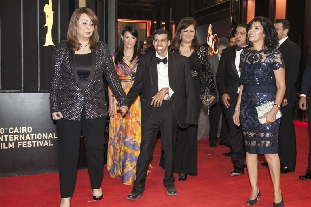 مهرجان القاهرة السينمائي في دورته الأربعين: غياب وجوه جديدة ومواقف محرجة وملابس محتشمة 