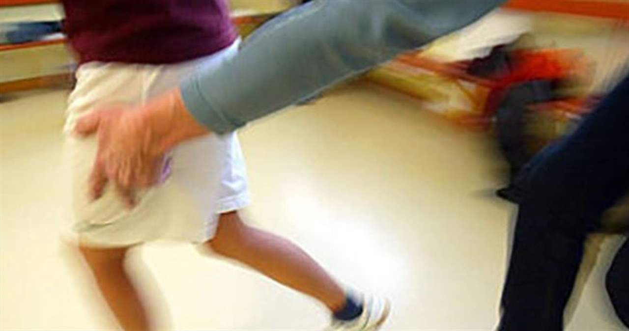 مُدرّب رياضة يتحرش بتلميذاته في مدرسة إبتدائية 