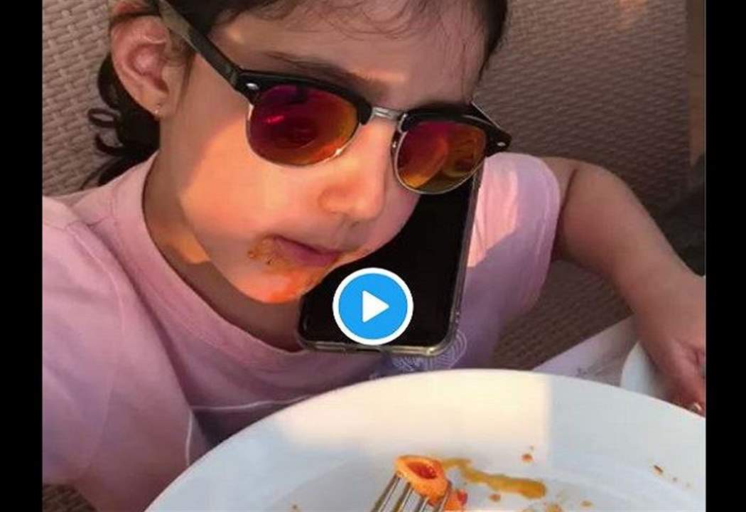 بالفيديو: حفيدة الوليد بن طلال... "متعددة المهام"!