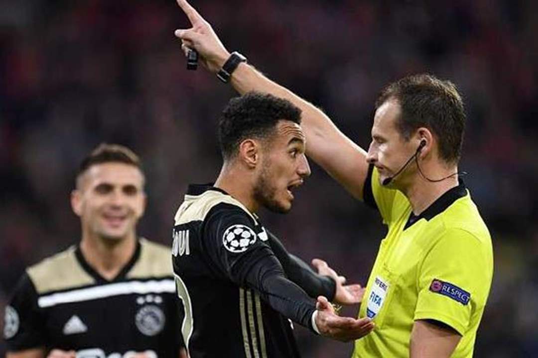 الأدعية وقراءة القرآن الكريم خلف رفض نجم أياكس تمثيل منتخب هولندا واللعب بقميص بلده الأم المغرب!