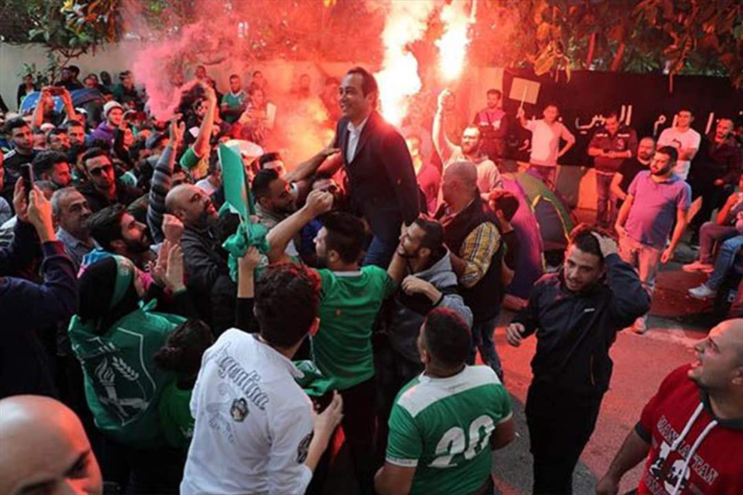 الإتحاد يعاقب الأنصار ورئيسه .. يا "ثورة" ما تمّت والنجمة يحذّر من "الفتنة" ومدير العهد يستقيل ويتراجع عبر فايسبوك!