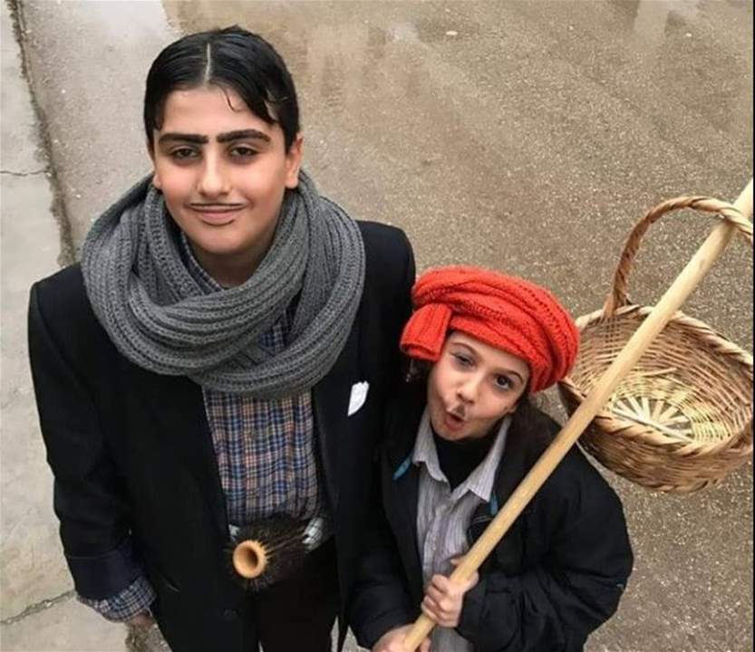 بالصور - أطفال سوريون يتنكّرون بشخصيات مسلسل "ضيعة ضايعة"!