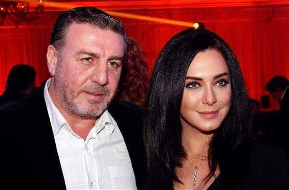 سلاف فواخرجي ضيفة زوجها وائل رمضان في "ناس بوك"!