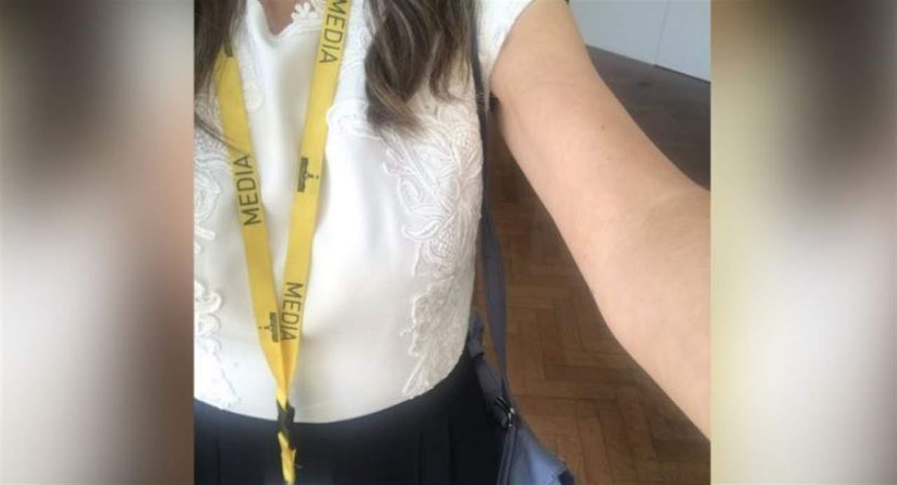 طرد صحفية من البرلمان الأسترالي بسبب ملابسها "الفاضحة"! 