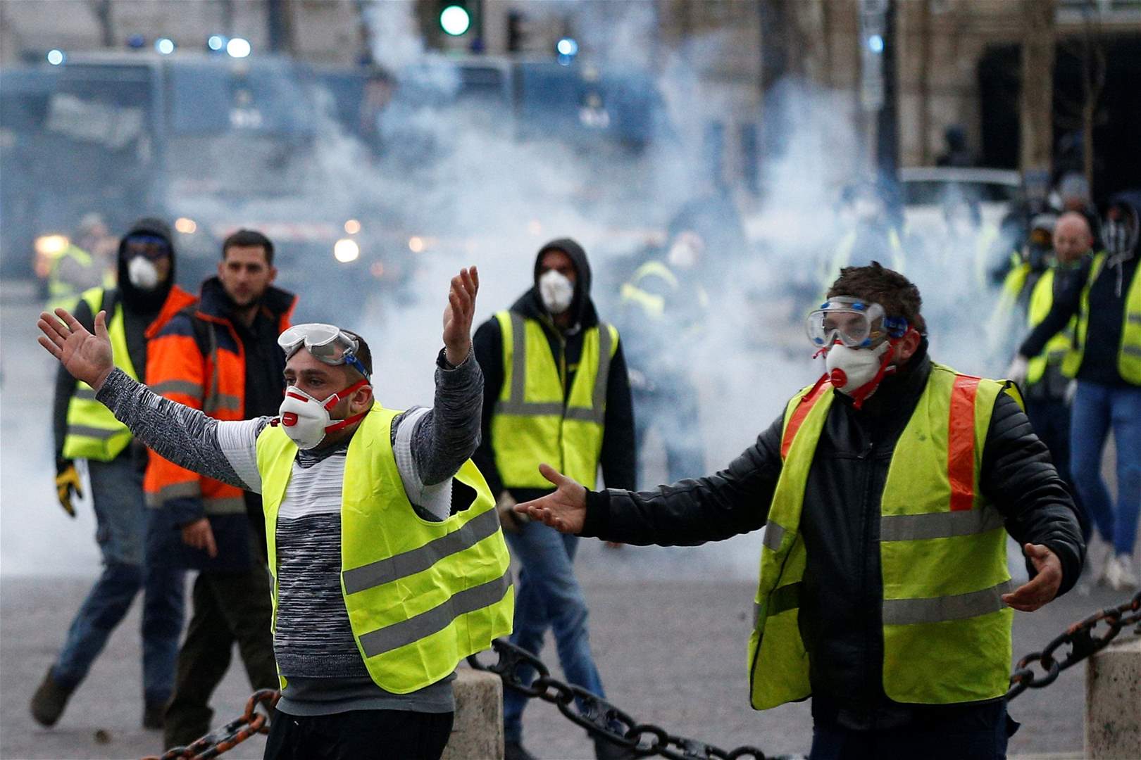حبس أنفاس وتأهب في فرنسا... موجة جديدة من احتجاجات "السترات الصفراء" اليوم 